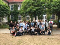 de: Jugendaustausch 2018 - Kurt Loewenstein - Julis - HaMoschava : Jugendaustausch 2019 KLH Julis HaMoschava Gruppenbild 1 (s) de: Jugendaustausch 2018 - Kurt Loewenstein - Julis - HaMoschava : Jugendaustausch 2019 KLH Julis HaMoschava Gruppenbild 1 (s)